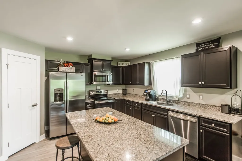194 Carothers Way White House TN 37188