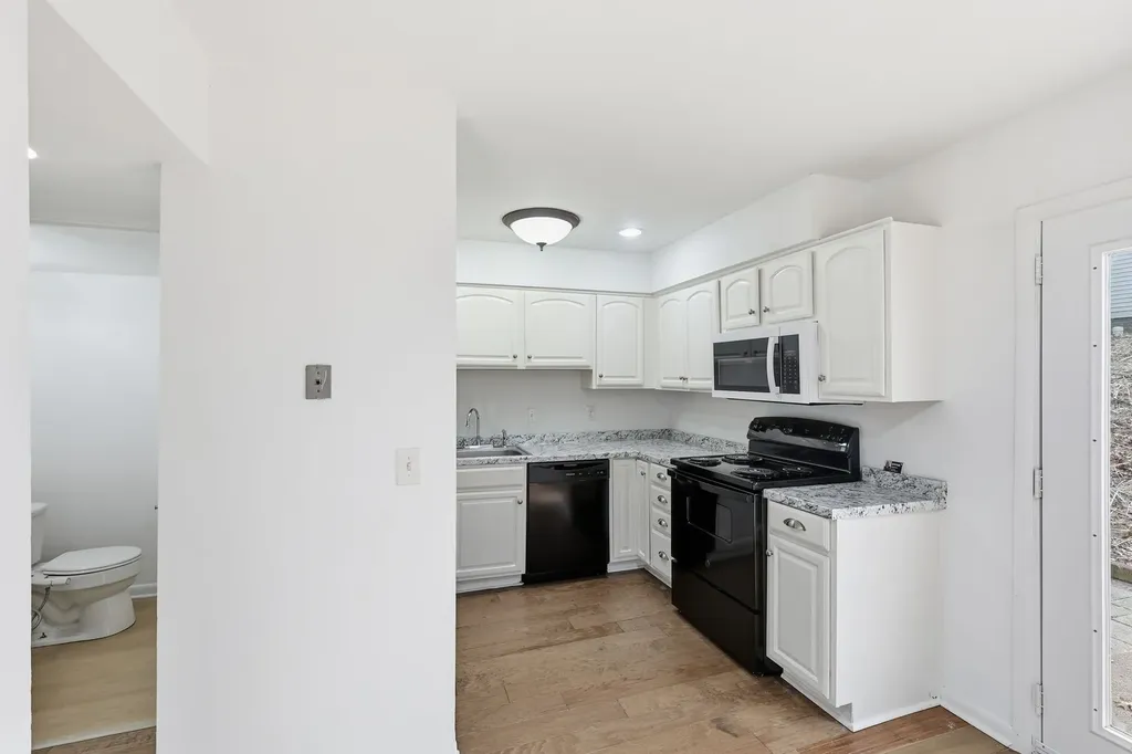4958 Edmondson Pike Nashville TN 37211
