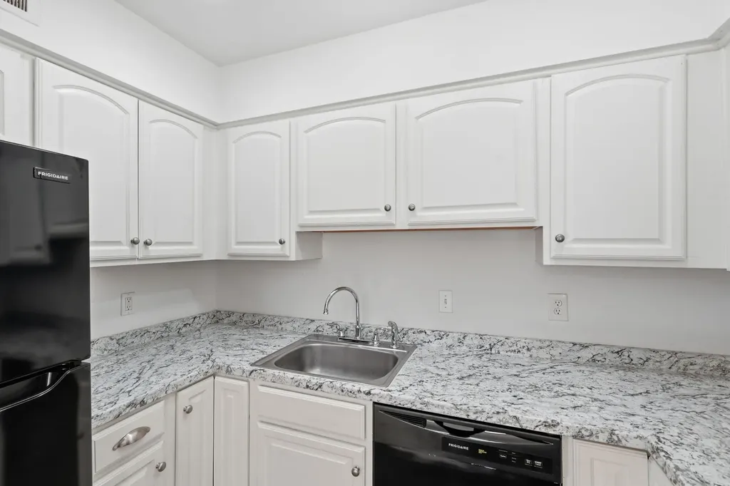 4958 Edmondson Pike Nashville TN 37211