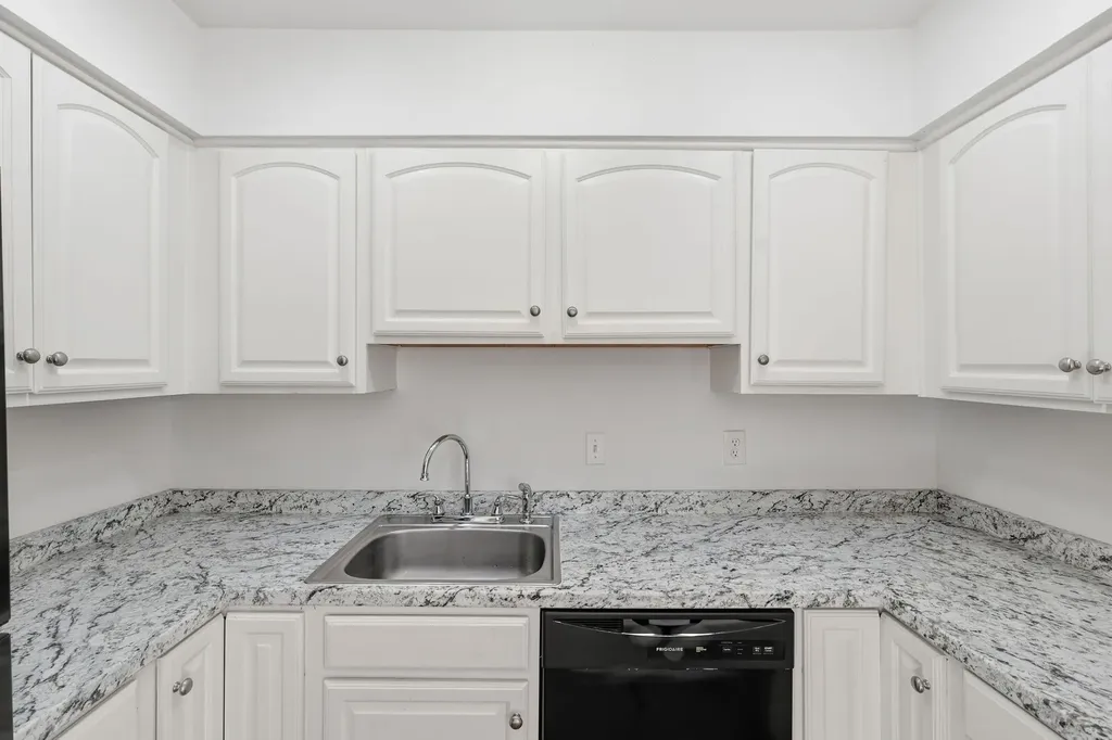 4958 Edmondson Pike Nashville TN 37211