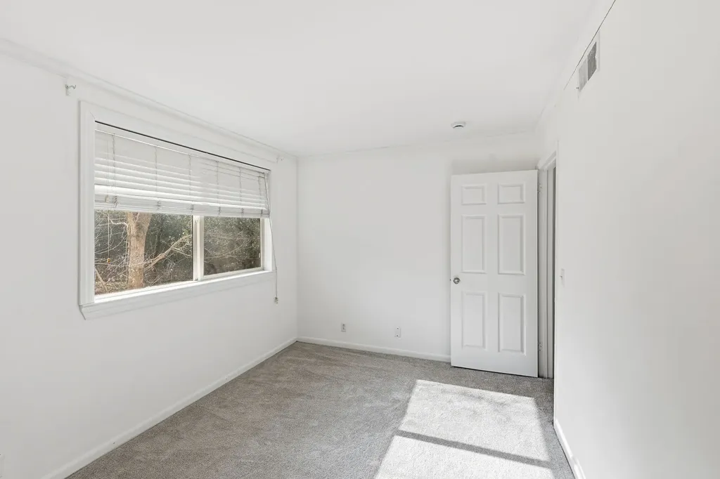 4958 Edmondson Pike Nashville TN 37211