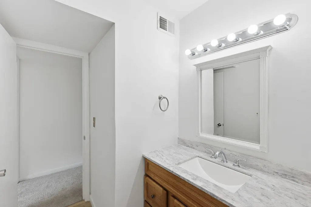 4958 Edmondson Pike Nashville TN 37211