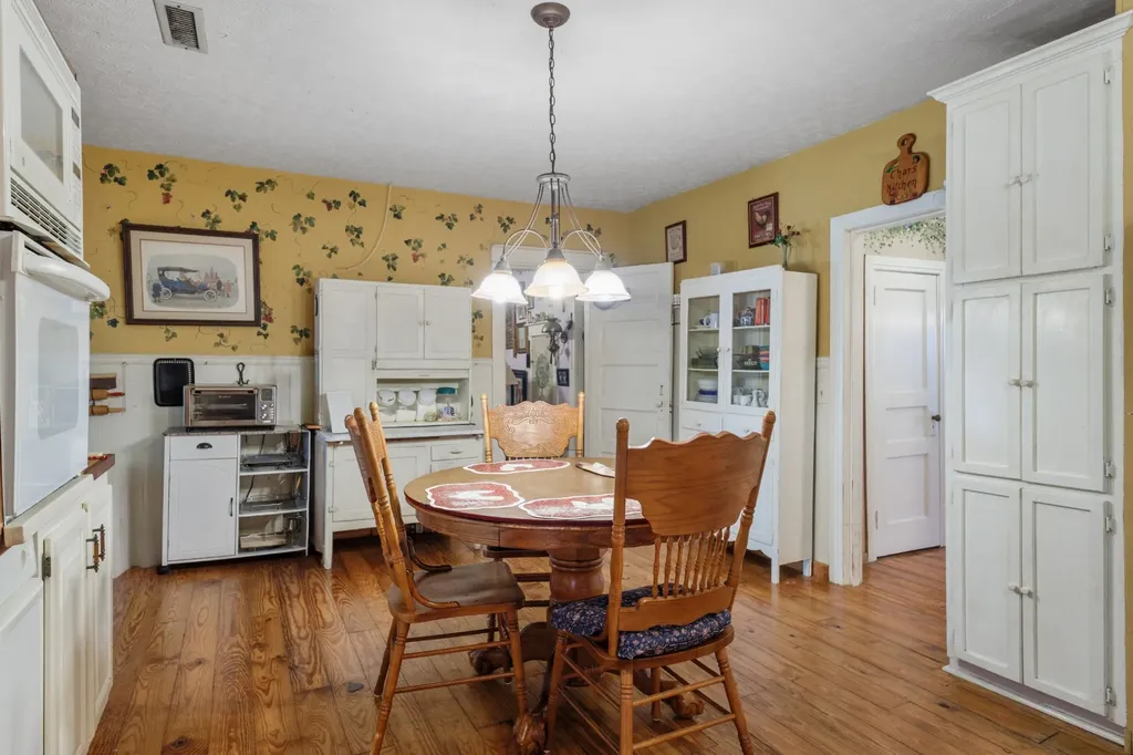 3371 Highway 76 Cottontown TN 37048