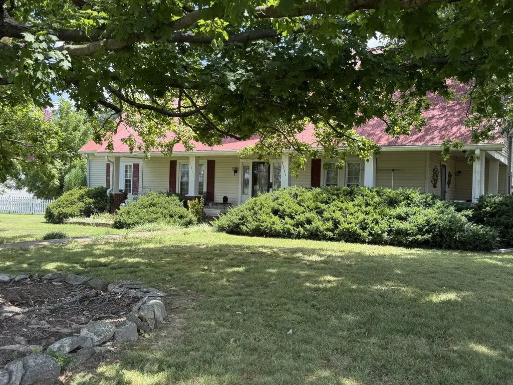 3371 Highway 76 Cottontown TN 37048