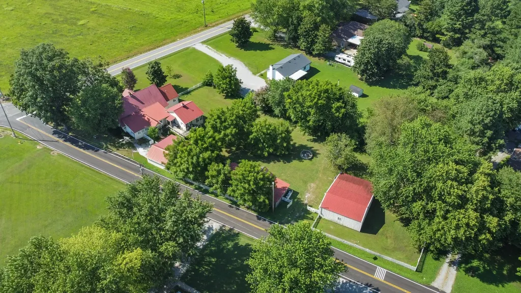 3371 Highway 76 Cottontown TN 37048