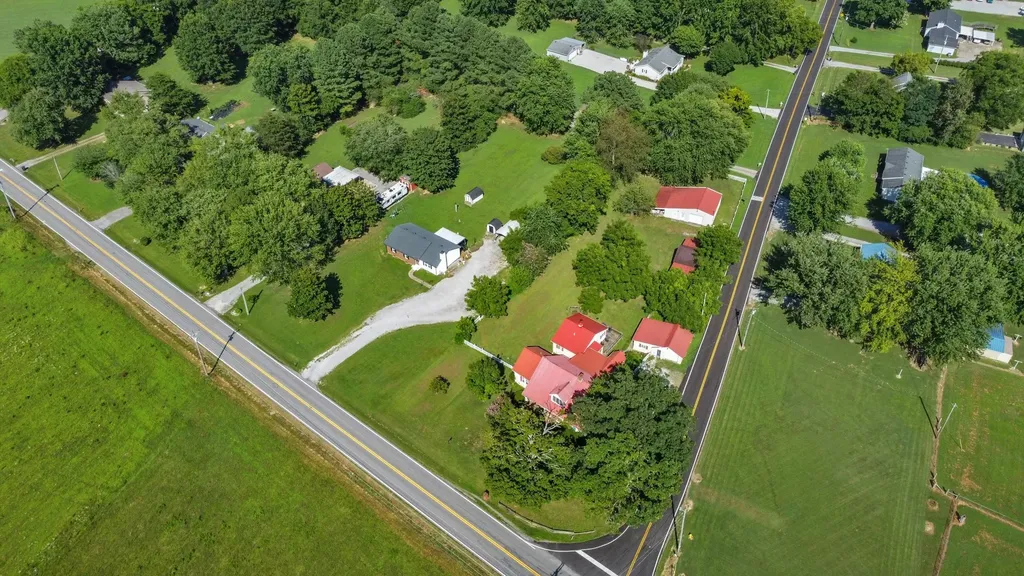 3371 Highway 76 Cottontown TN 37048