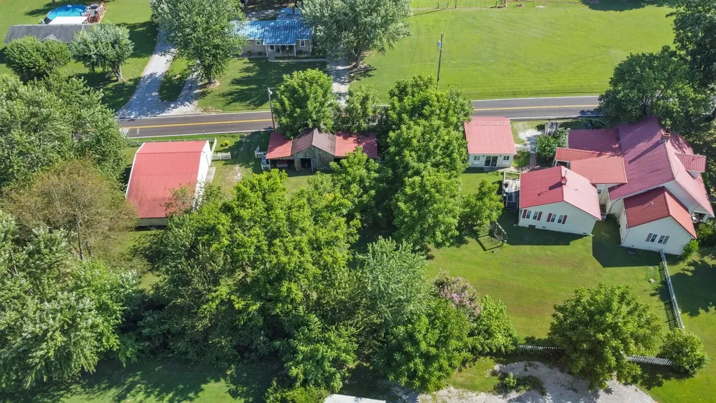 3371 Highway 76 Cottontown TN 37048