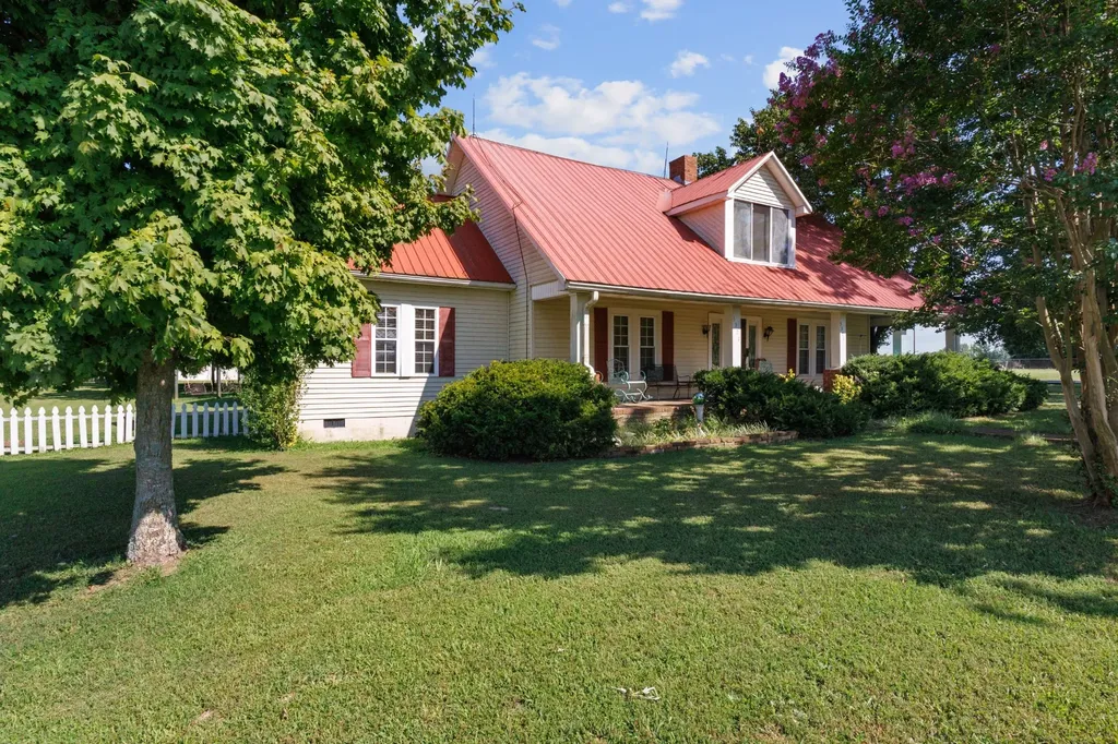 3371 Highway 76 Cottontown TN 37048