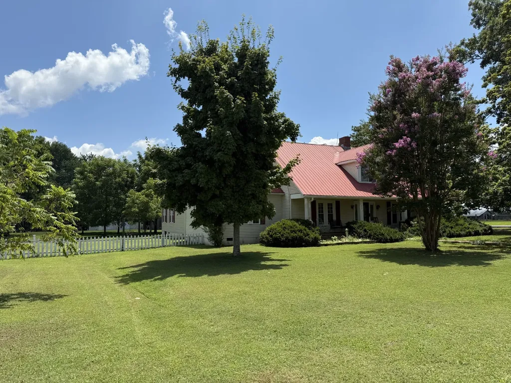 3371 Highway 76 Cottontown TN 37048