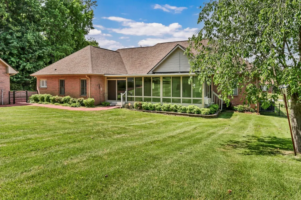 453 Stonemeadow Road Clarksville TN 37043