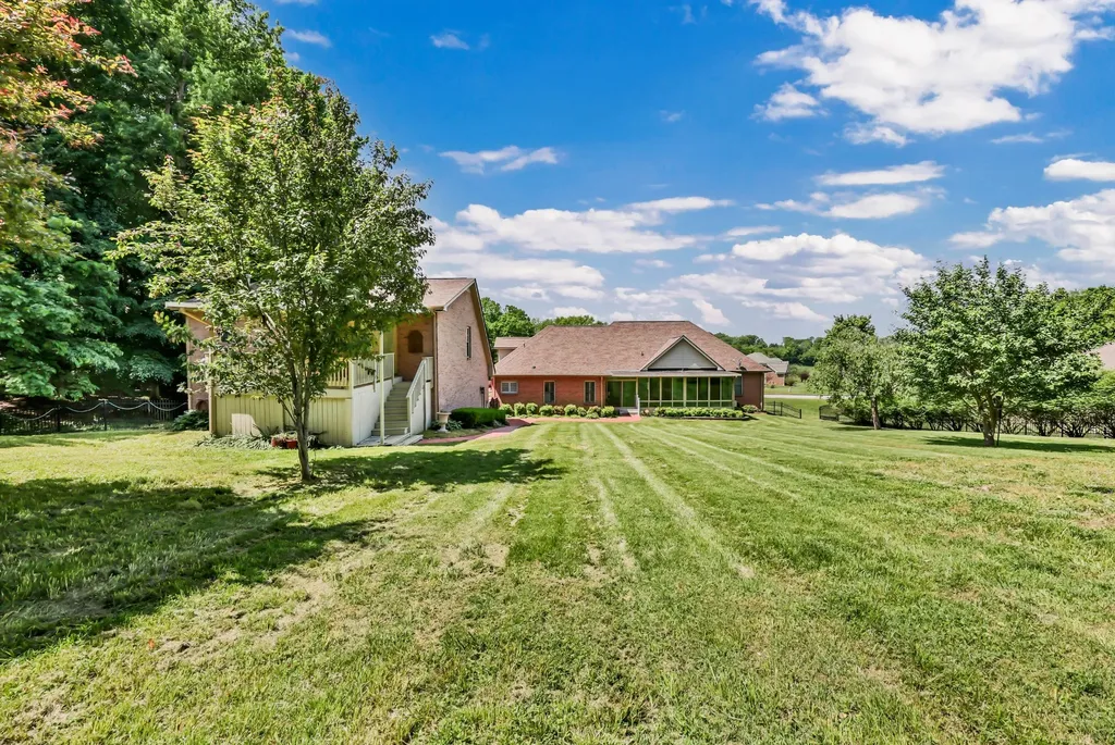 453 Stonemeadow Road Clarksville TN 37043