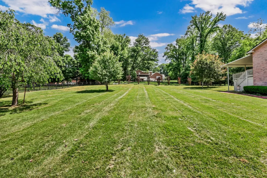 453 Stonemeadow Road Clarksville TN 37043