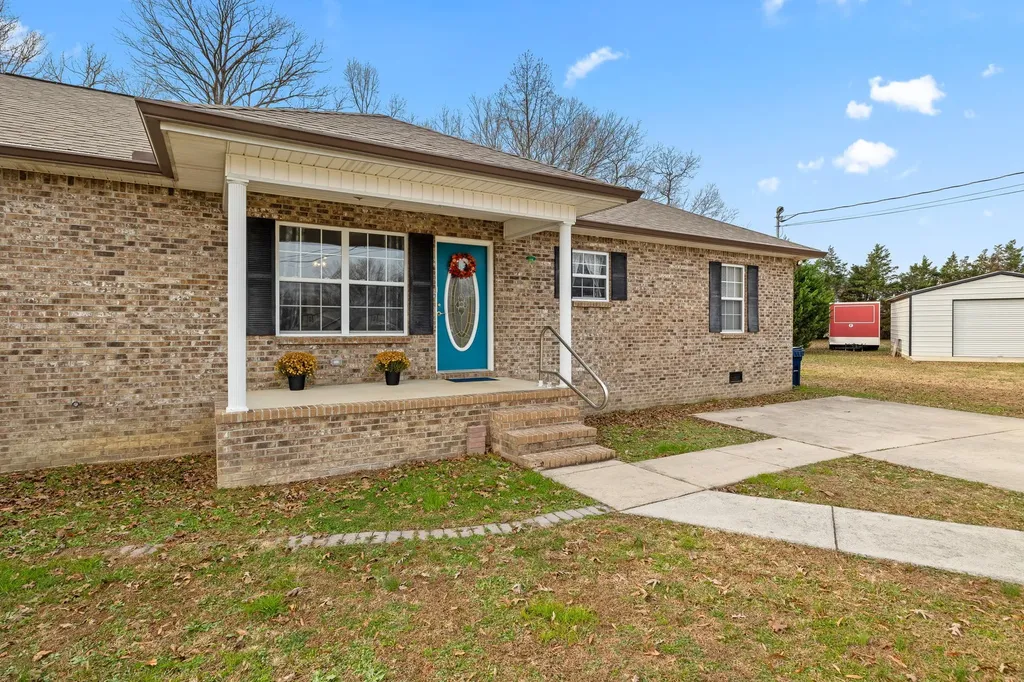 125 Doe Lane Smithville TN 37166