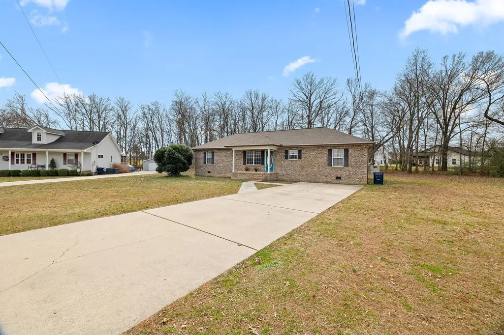 125 Doe Lane Smithville TN 37166