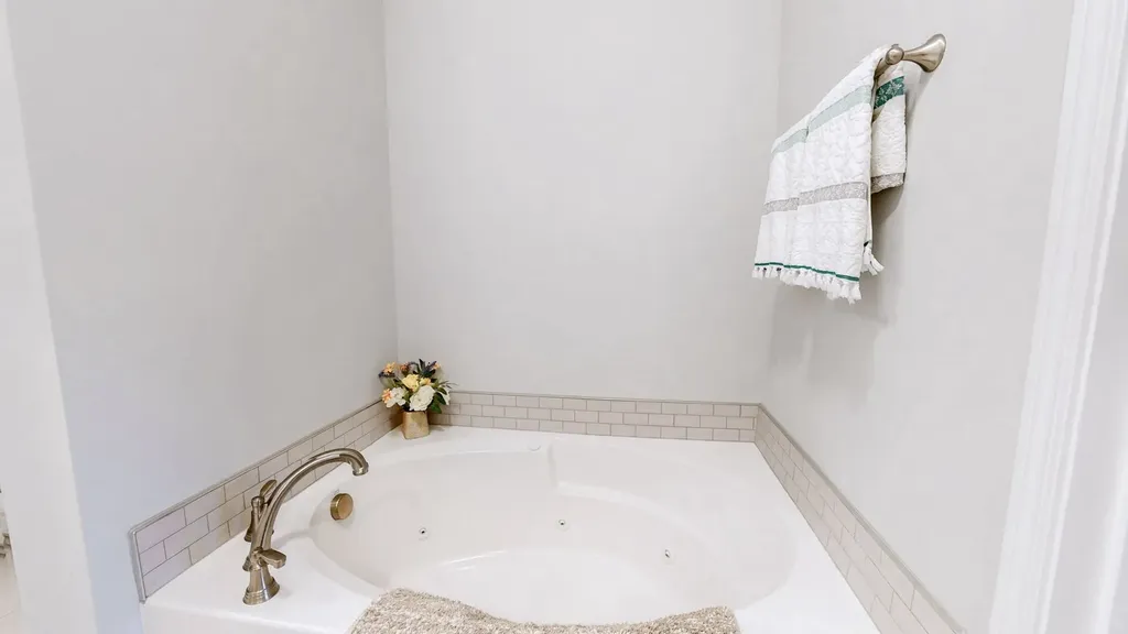 2460 Stonecenter Lane Murfreesboro TN 37128