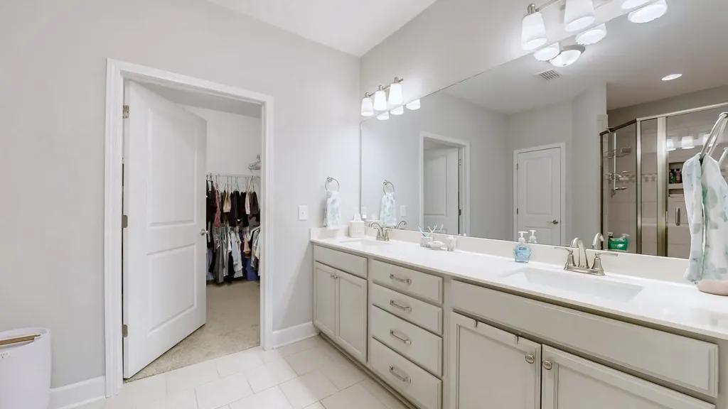 2460 Stonecenter Lane Murfreesboro TN 37128