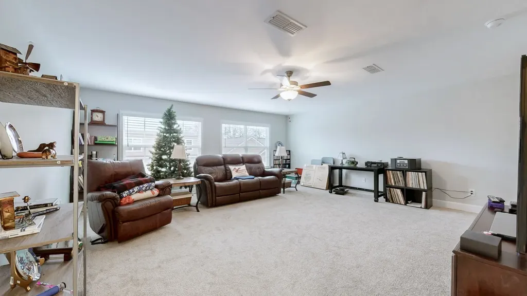 2460 Stonecenter Lane Murfreesboro TN 37128