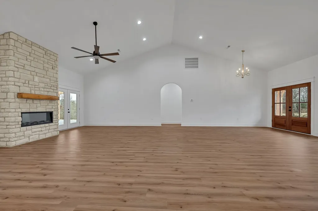 2024 Trace Creek Road Centerville TN 37033