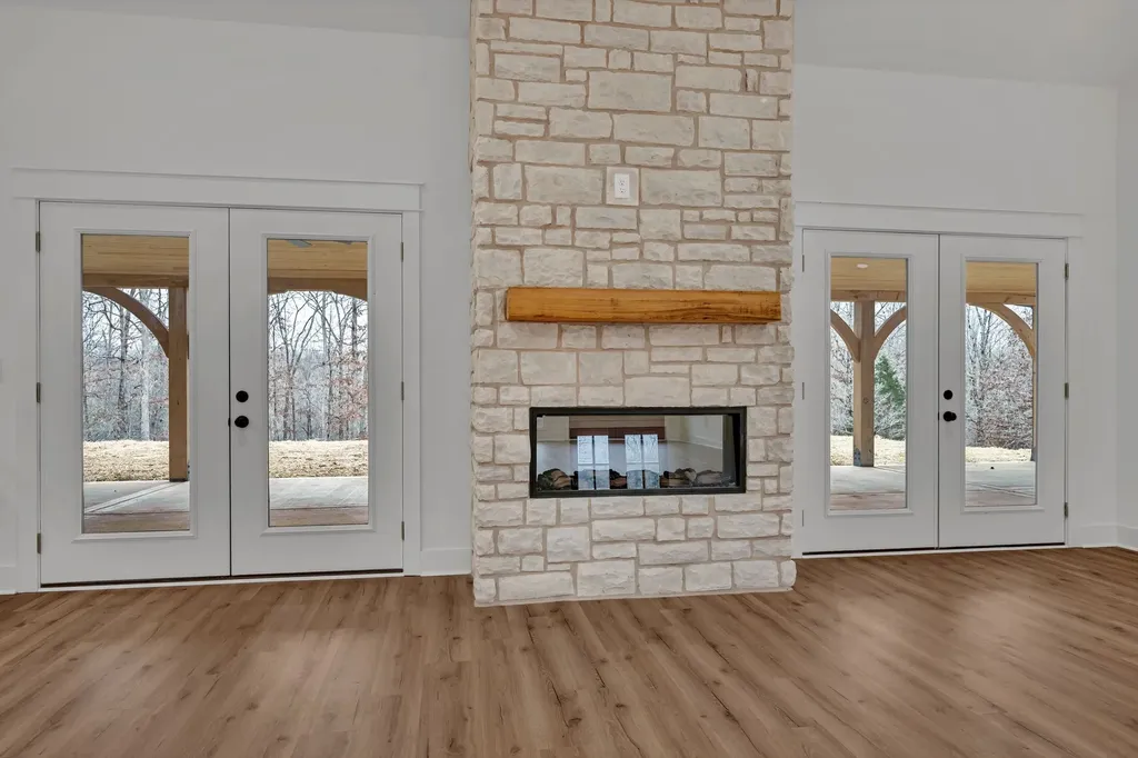 2024 Trace Creek Road Centerville TN 37033