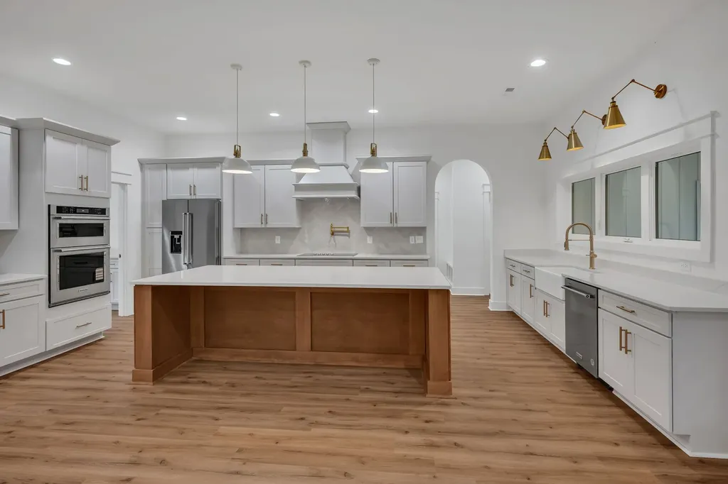 2024 Trace Creek Road Centerville TN 37033