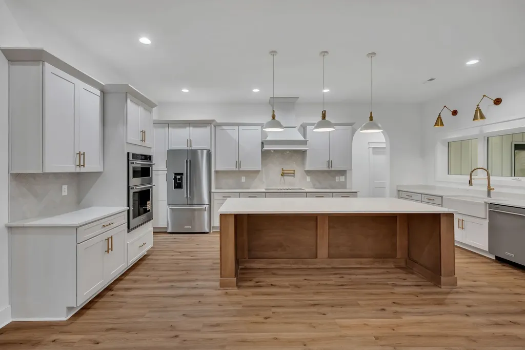 2024 Trace Creek Road Centerville TN 37033