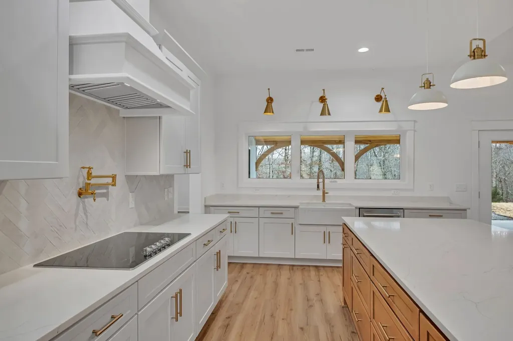 2024 Trace Creek Road Centerville TN 37033