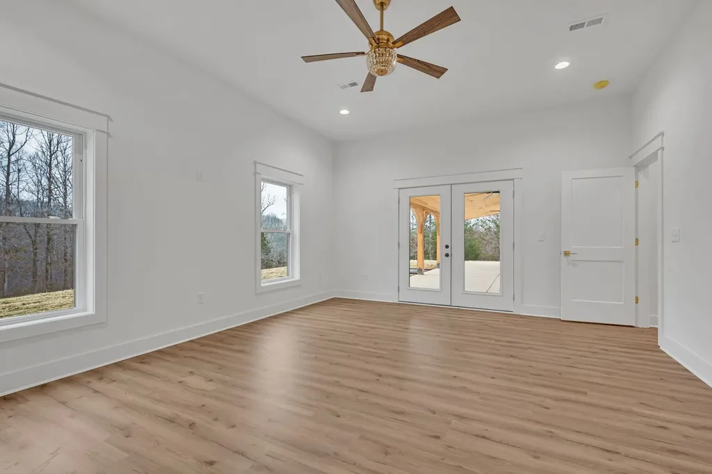 2024 Trace Creek Road Centerville TN 37033