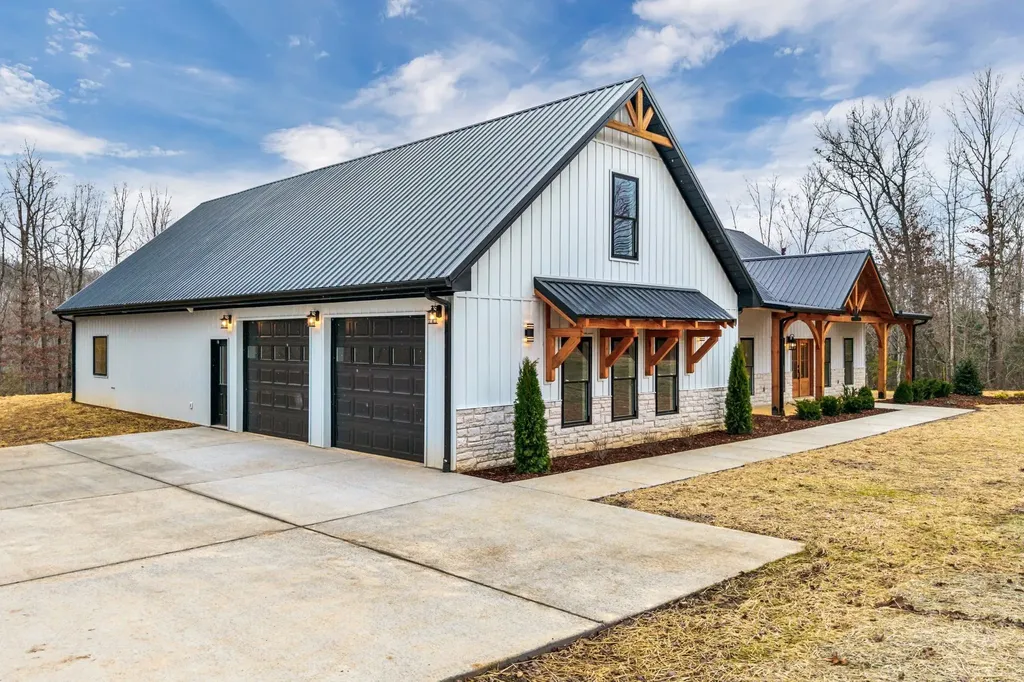 2024 Trace Creek Road Centerville TN 37033