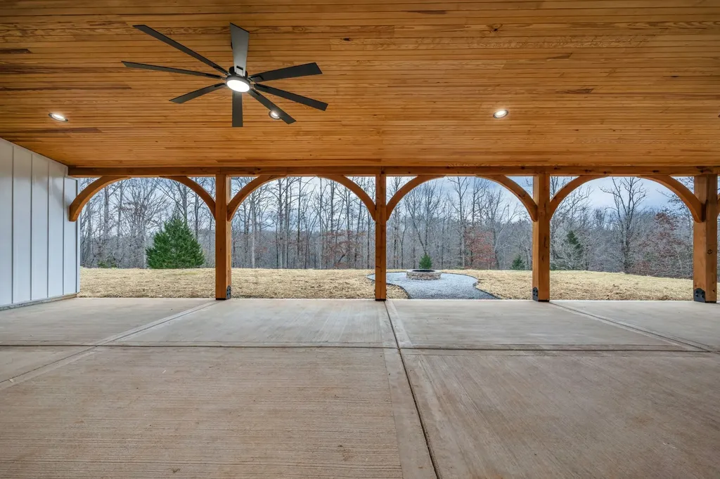 2024 Trace Creek Road Centerville TN 37033