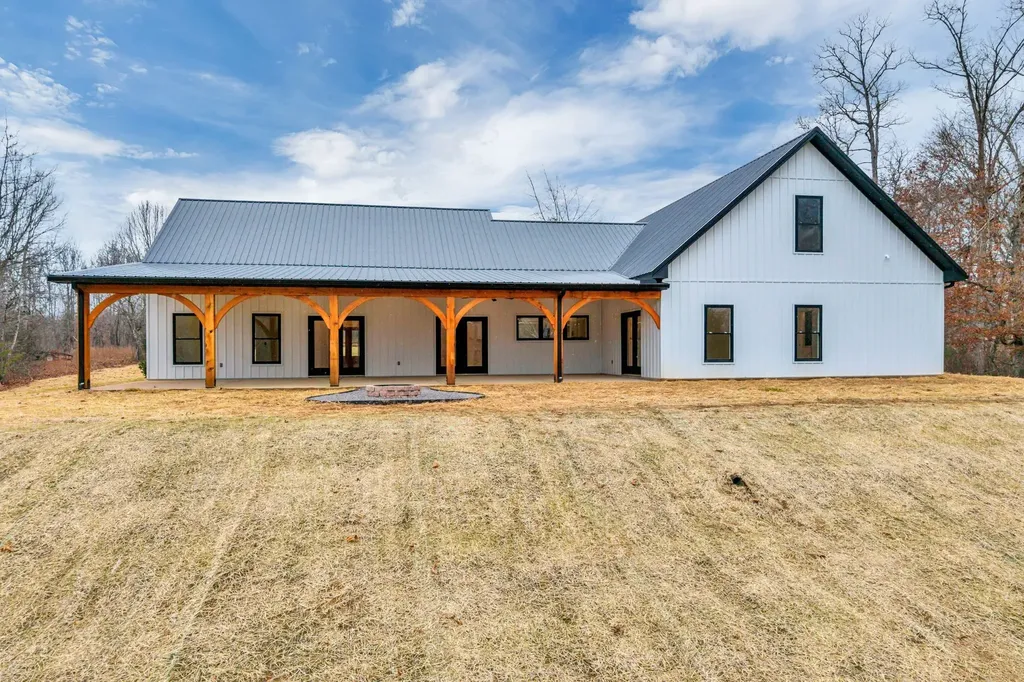 2024 Trace Creek Road Centerville TN 37033