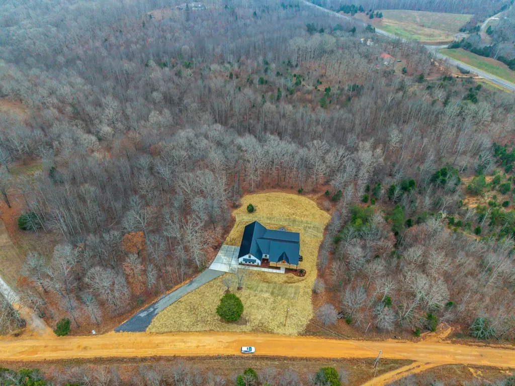 2024 Trace Creek Road Centerville TN 37033