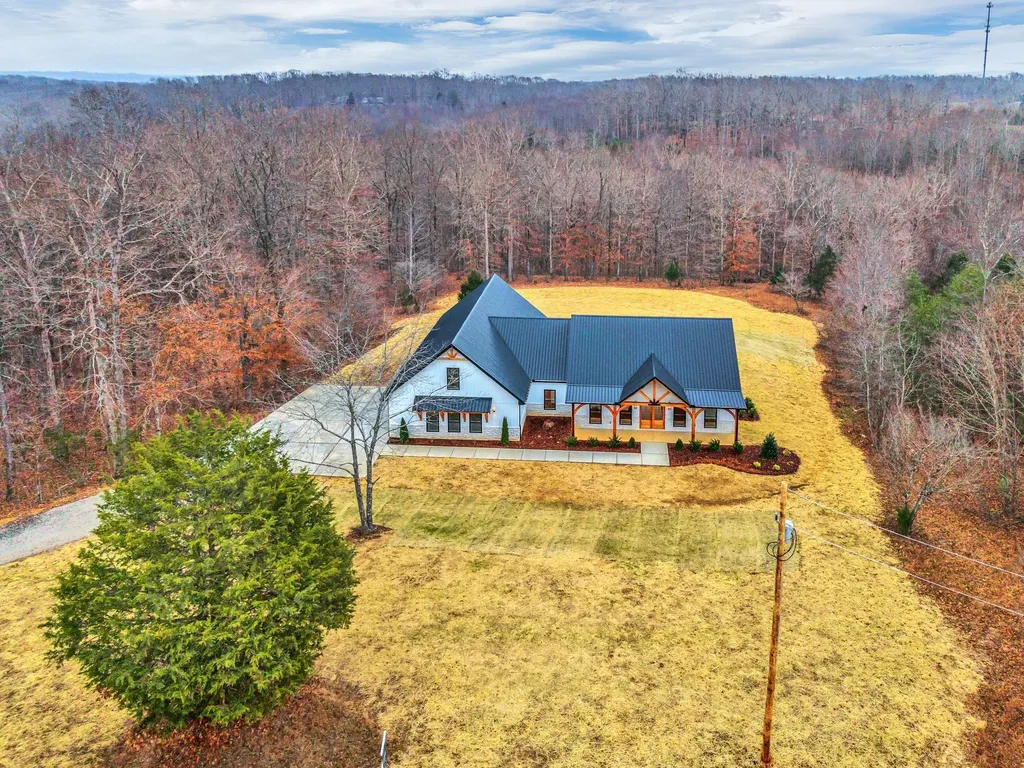 2024 Trace Creek Road Centerville TN 37033