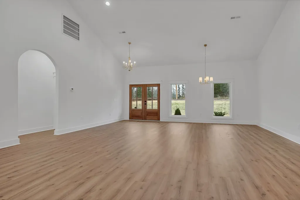 2024 Trace Creek Road Centerville TN 37033