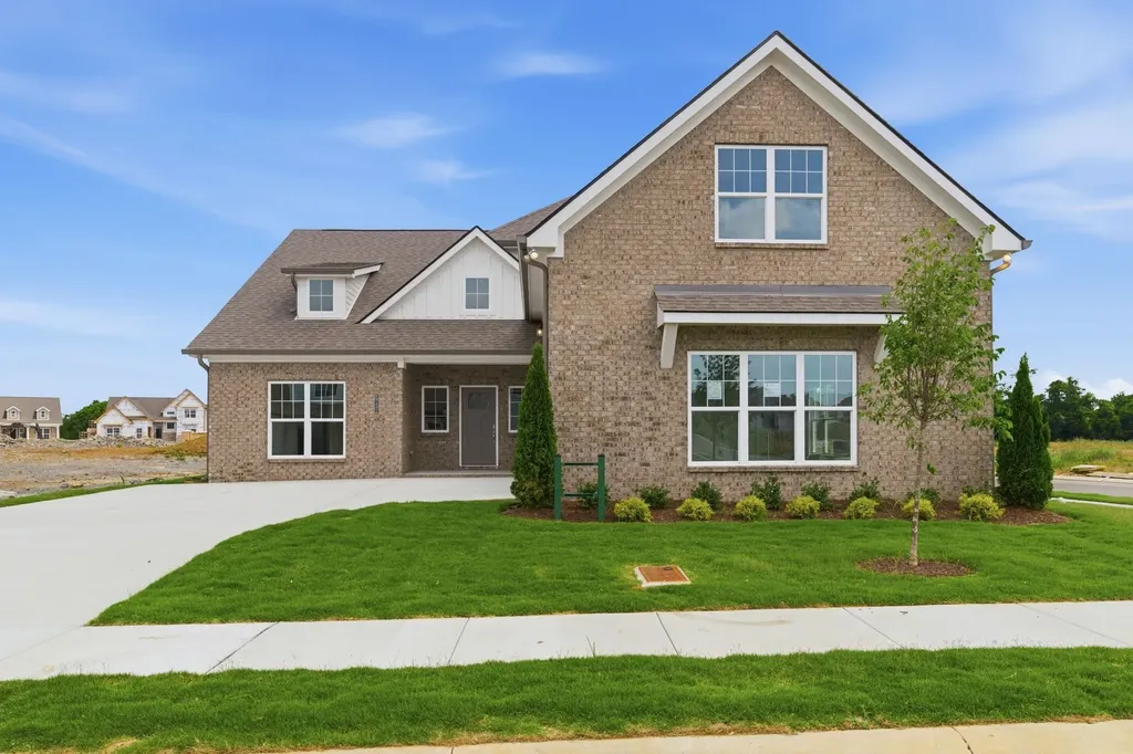 6733 Bonnafair Drive Hermitage TN 37076