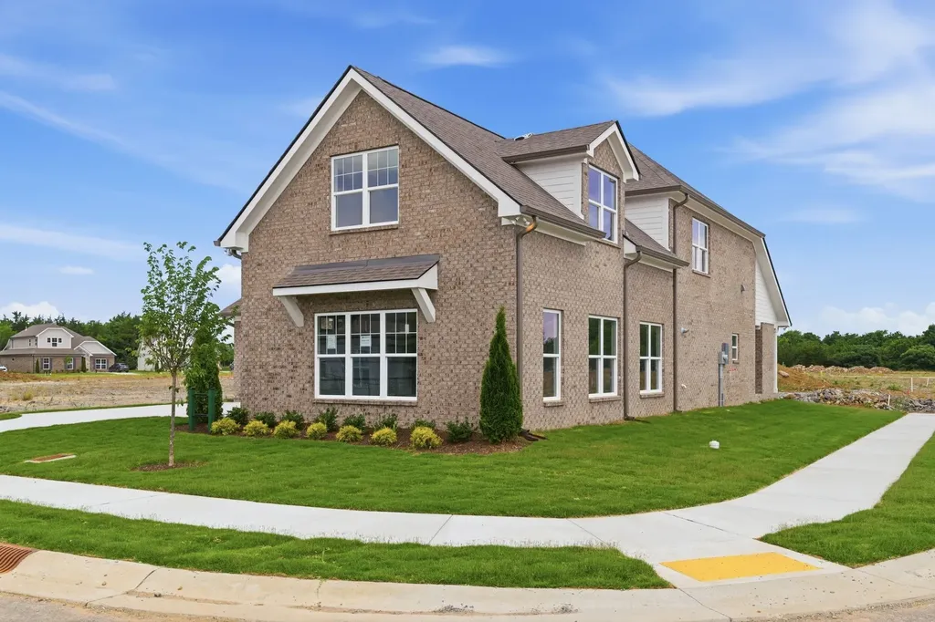 6733 Bonnafair Drive Hermitage TN 37076