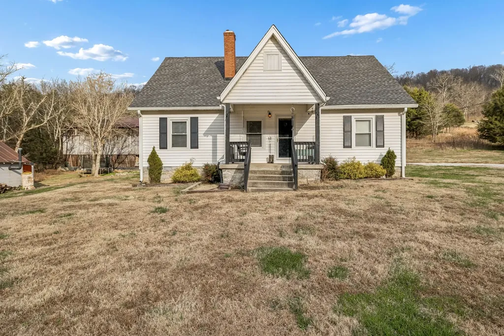 147 Sloan Branch Road Pleasant Shade TN 37145