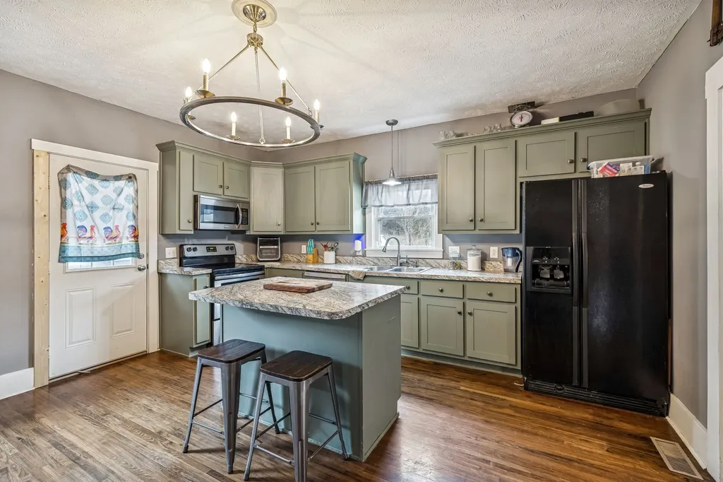 147 Sloan Branch Road Pleasant Shade TN 37145