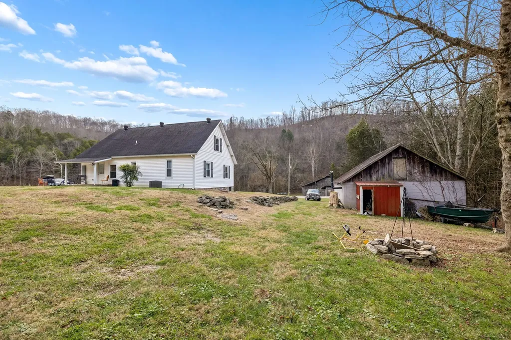 147 Sloan Branch Road Pleasant Shade TN 37145