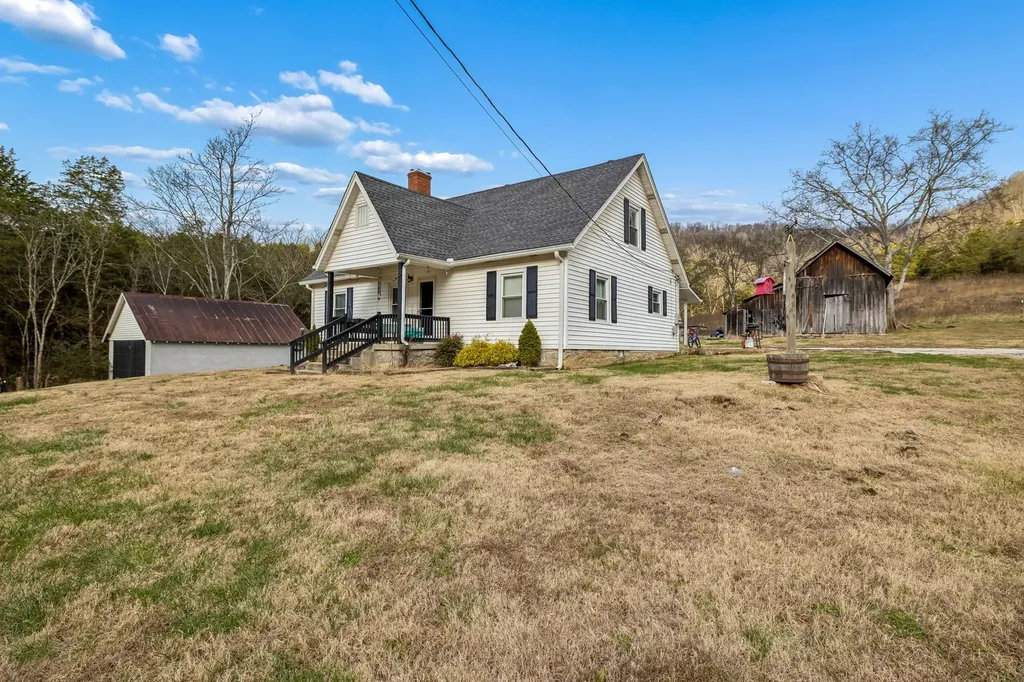 147 Sloan Branch Road Pleasant Shade TN 37145