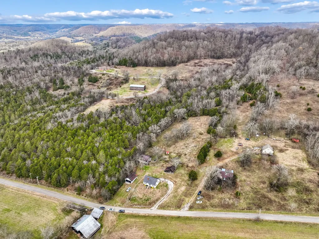 147 Sloan Branch Road Pleasant Shade TN 37145