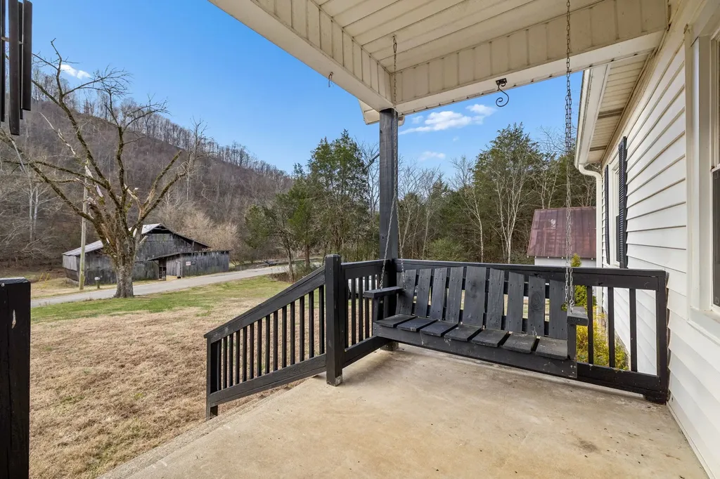 147 Sloan Branch Road Pleasant Shade TN 37145