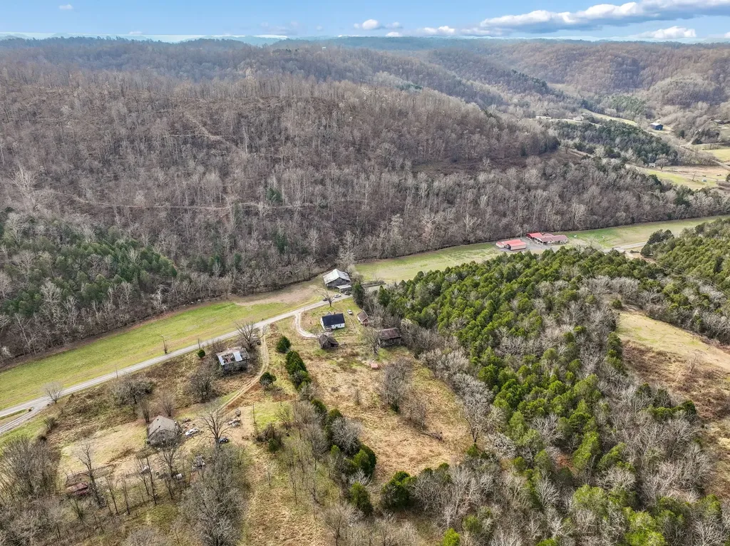 147 Sloan Branch Road Pleasant Shade TN 37145