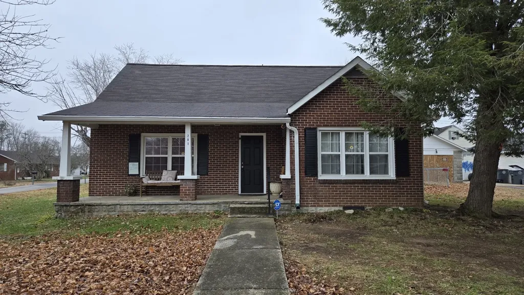 201 Walton Avenue Lafayette TN 37083