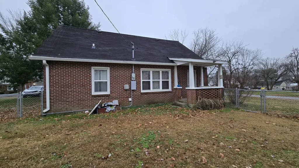 201 Walton Avenue Lafayette TN 37083