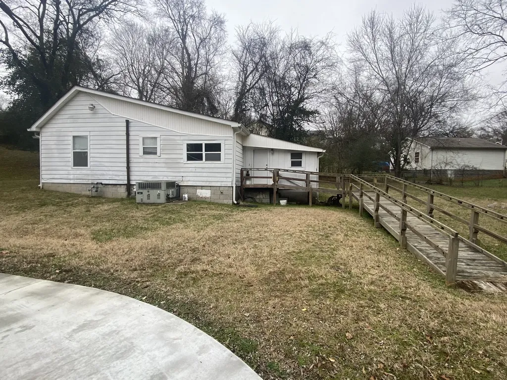 831 Cumberland Drive Clarksville TN 37040