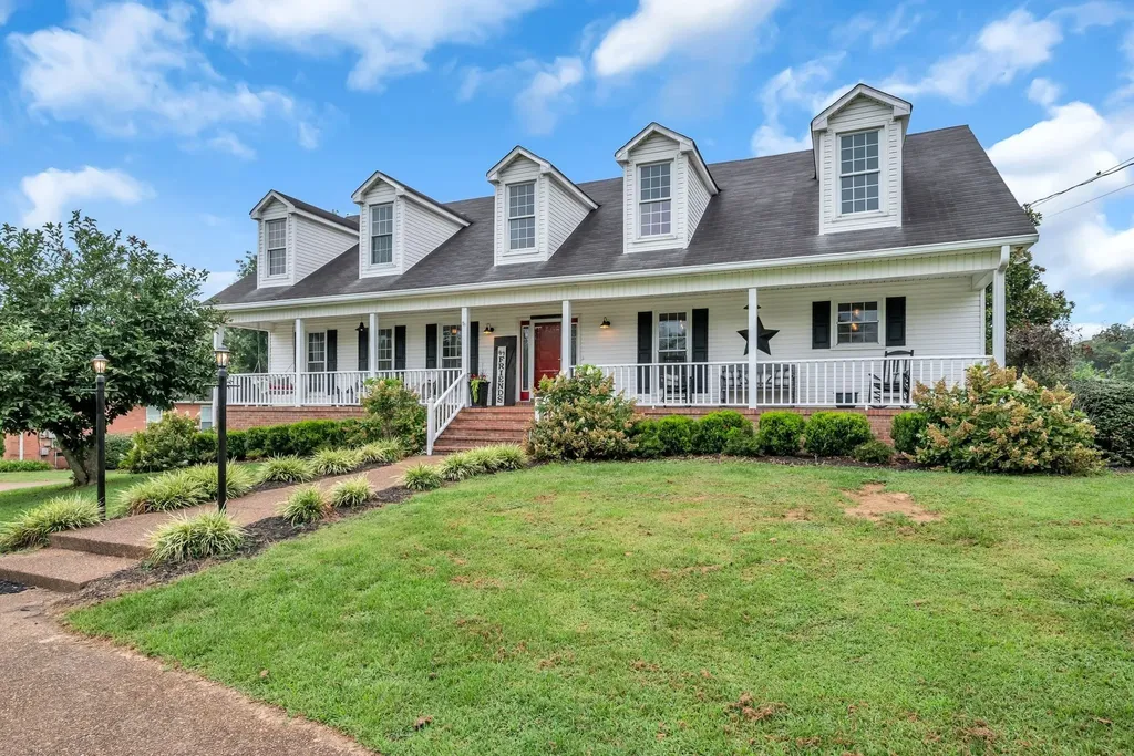 2712 Long Hollow Pike Hendersonville TN 37075