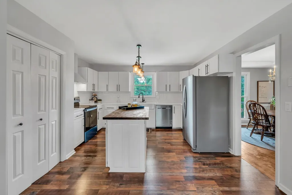2712 Long Hollow Pike Hendersonville TN 37075
