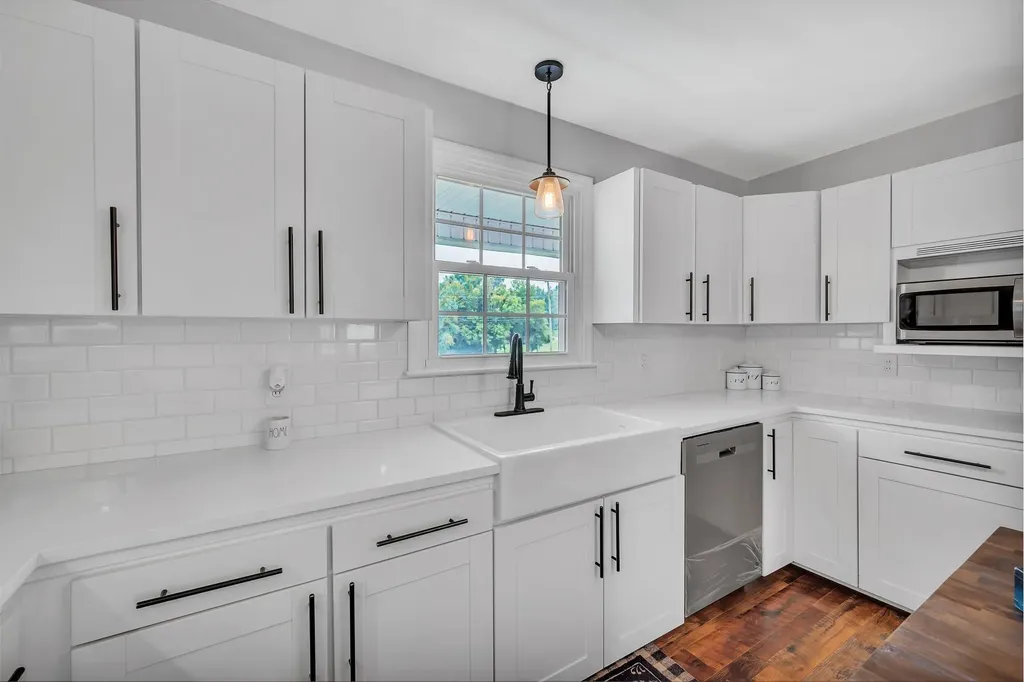 2712 Long Hollow Pike Hendersonville TN 37075
