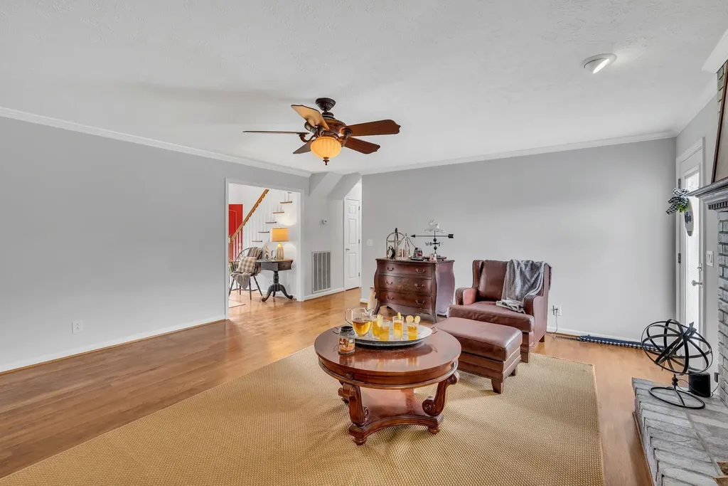2712 Long Hollow Pike Hendersonville TN 37075
