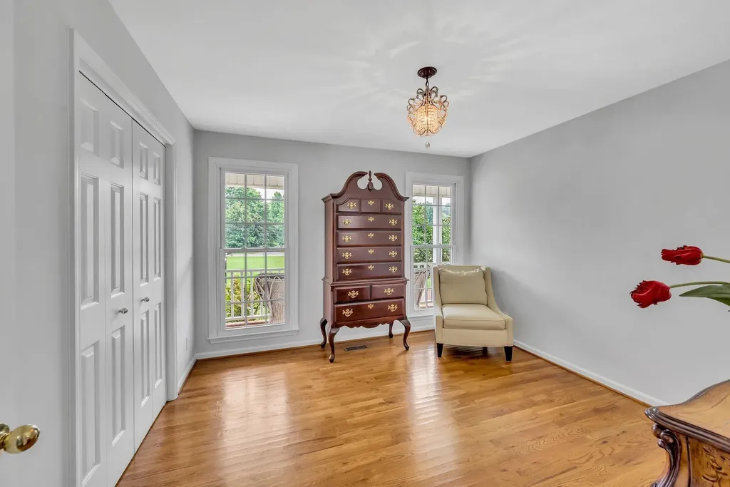 2712 Long Hollow Pike Hendersonville TN 37075